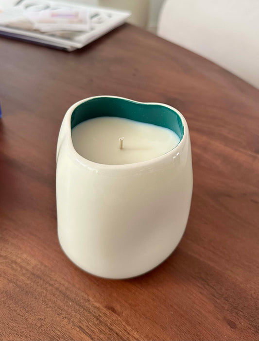 João - scented candle "Velvet Silk" sand dark green